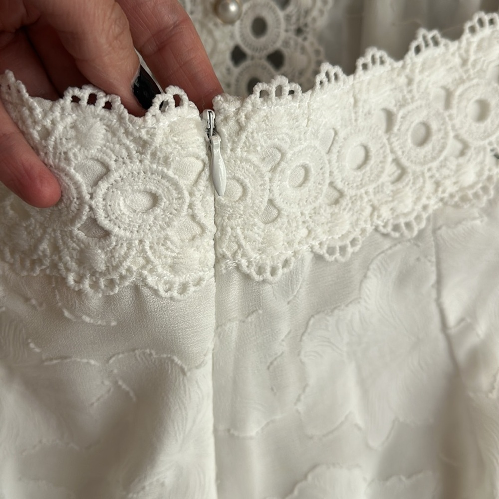 White Set - Picture 5 of 6